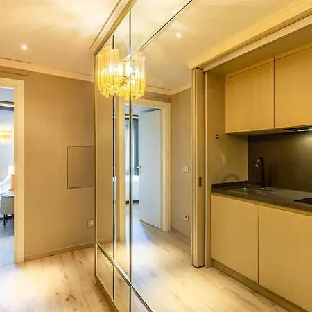 2 Floor Near Duomo Апартаменты
