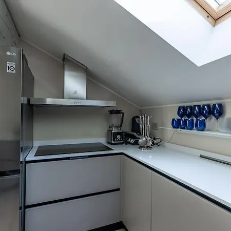 2 Floor Near Duomo Апартаменты