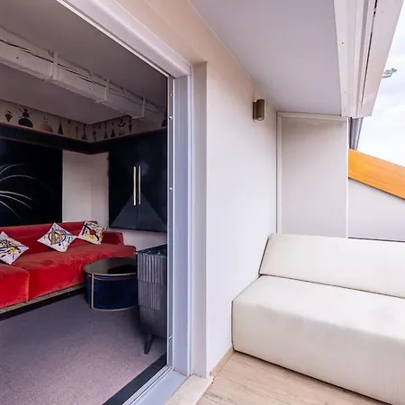 2 Floor Near Duomo Апартаменты Милан