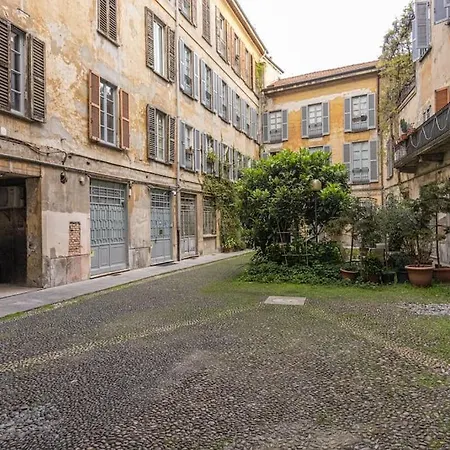 2 Floor Near Duomo Апартаменты