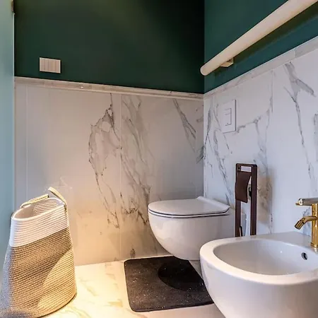 2 Floor Near Duomo Апартаменты Милан