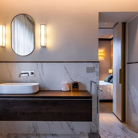 2 Floor Near Duomo Milaan