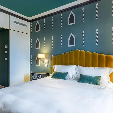 2 Floor Near Duomo Milaan