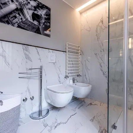 2 Floor Near Duomo Appartement *
