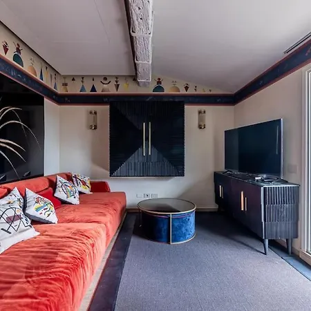 2 Floor Near Duomo Milaan