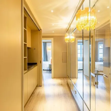 2 Floor Near Duomo * Milaan