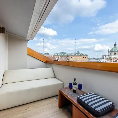 2 Floor Near Duomo * Milaan